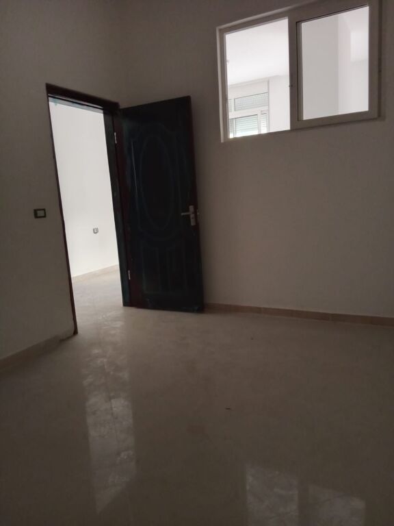 Apartament ne shitje  shkolla Barjam Curri   