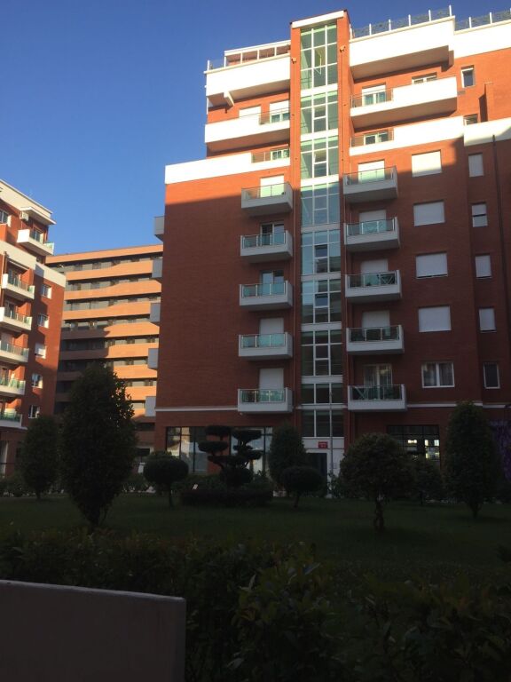 Jepet me qira 1+1+ parkim SIMA COM ASTIR 500€