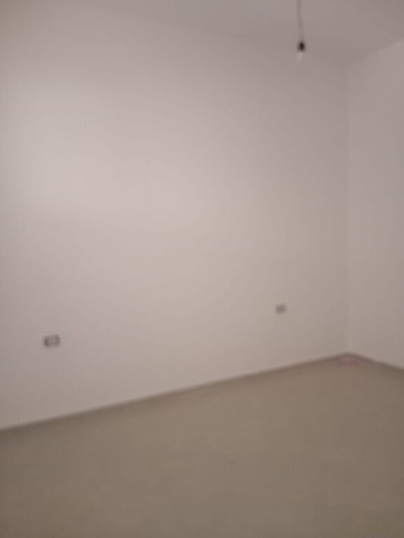 Apartament ne shitje  shkolla Barjam Curri   
