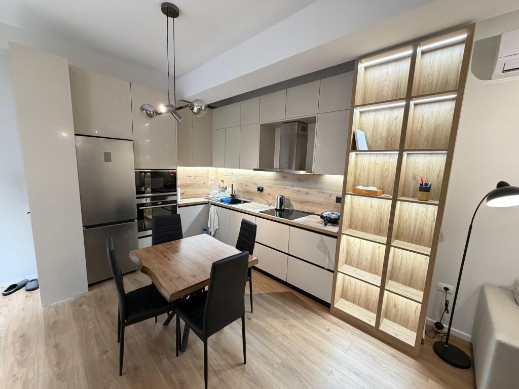 📣Affitto, Appartamento 1+1 📍Complesso Kaimi  •Arredamento nuovo mai abitato prima •5° piano con ascensore •Prezzo 45.000 lek al mese
