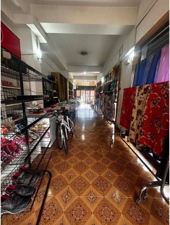 🏬 SHOP FOR RENT – TERRACES, NEAR “ALI DEMI” HIGH SCHOOL, VLORË
