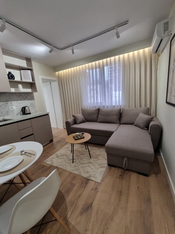 SHITEN  DY APARTAMENTE – RRUGA E KAVAJËS (KRYQËZIMI 21 DHJETORIT) ▪️ Kati 5 banim (pallat ekzistues, pa ashensor) ▪️ Sipërfaqe: 65 m² në total, te mobiluar, me hipoteke. ▪️ Apartamenti i  përshtatshëm për banim ose investim B&B  💶 Çmimi: 200.000 € - Widok 4