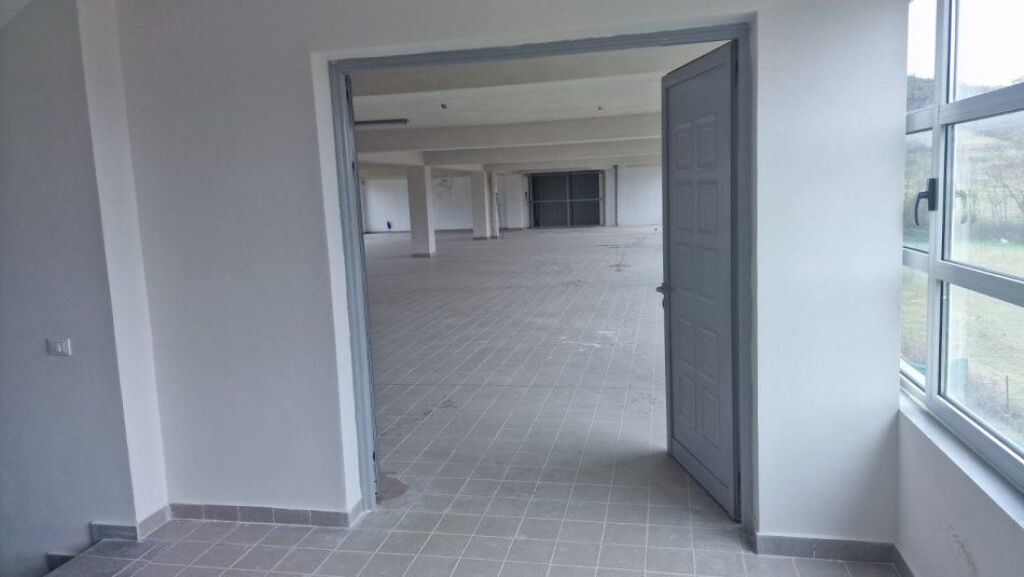 WAREHOUSE FOR RENT 720 M2 VAQARR 2,200 EURO