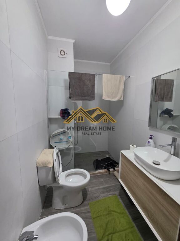 AFFITTASI APPARTAMENTO 3+1+2 VOLLGA DURRES!