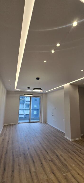 APARTMENT FOR RENT FOR OFFICE 92M2 "COMMUNE OF PARIS, VIKTOR EFTIMIU STREET" 900 EURO