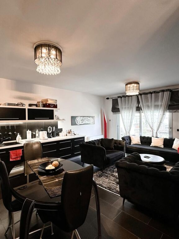 Shitet Apartament 2+1📍Libri Universitar, rruga Abdyl Frasheri