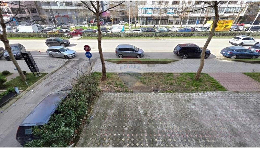 🏢 EXCLUSIVE BUSINESS PREMISES FOR SALE – TRANSBALKANIC, VLORË