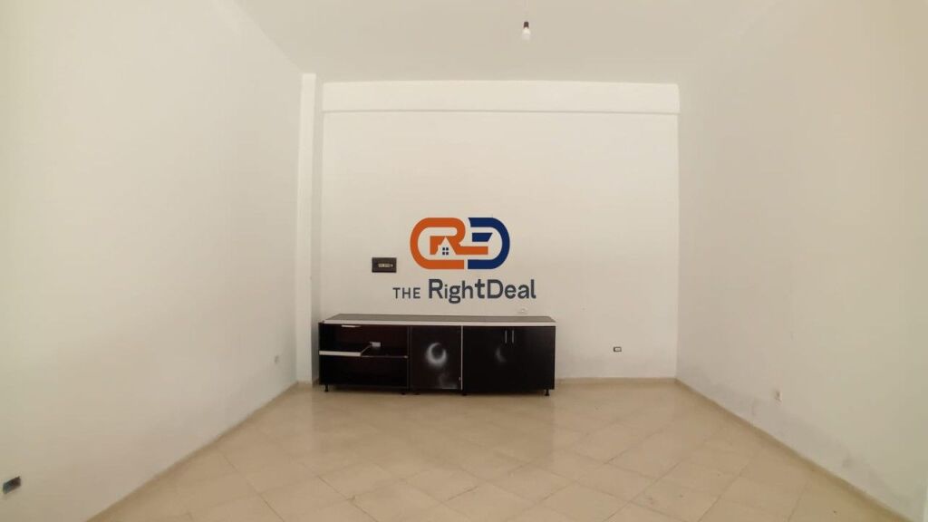 Ne Yzberisht, Jepet Me Qira Ambient Komercial Me Hapesira Te Bollshme!!!