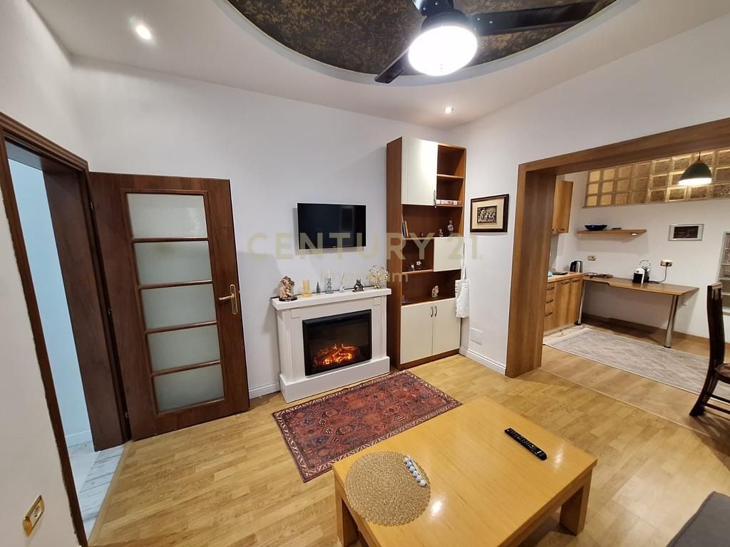 Apartament 1+1 Me Qira në Sheshi Willson, Tirana e Re