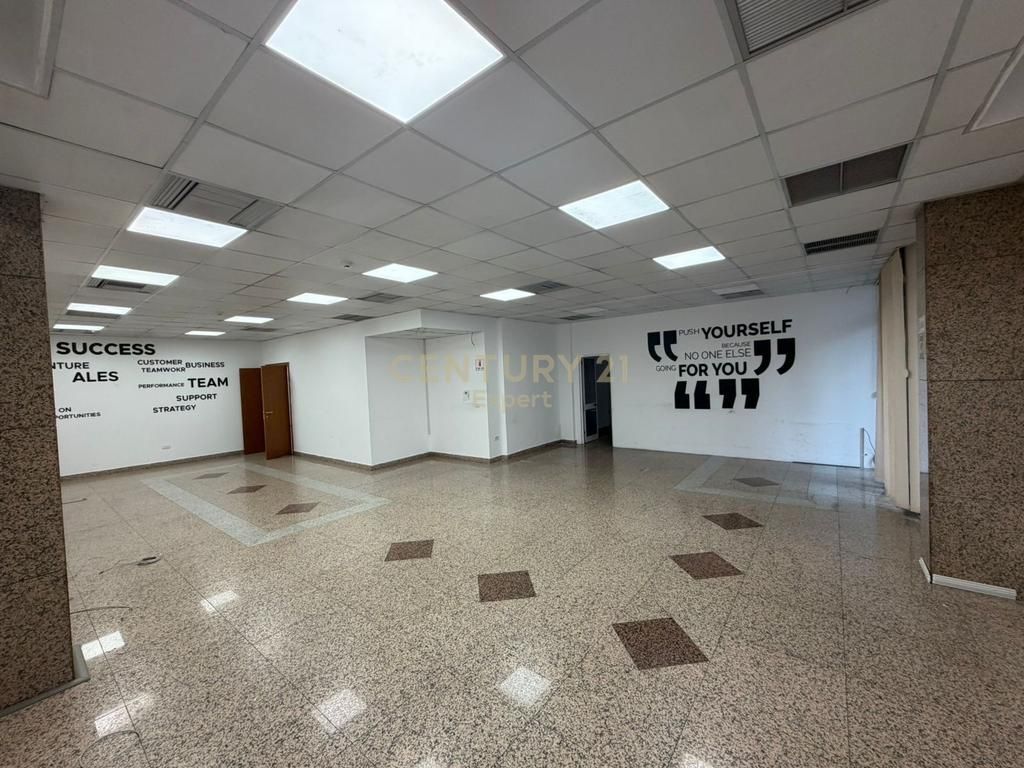 Uffici in affitto vicino a Piazza Wilson!!!