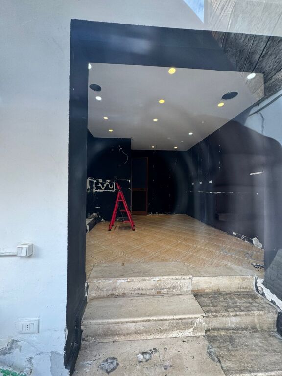 NEGOZIO IN AFFITTO 20 M2 VIA ELBASANIT 60.000 LEKE