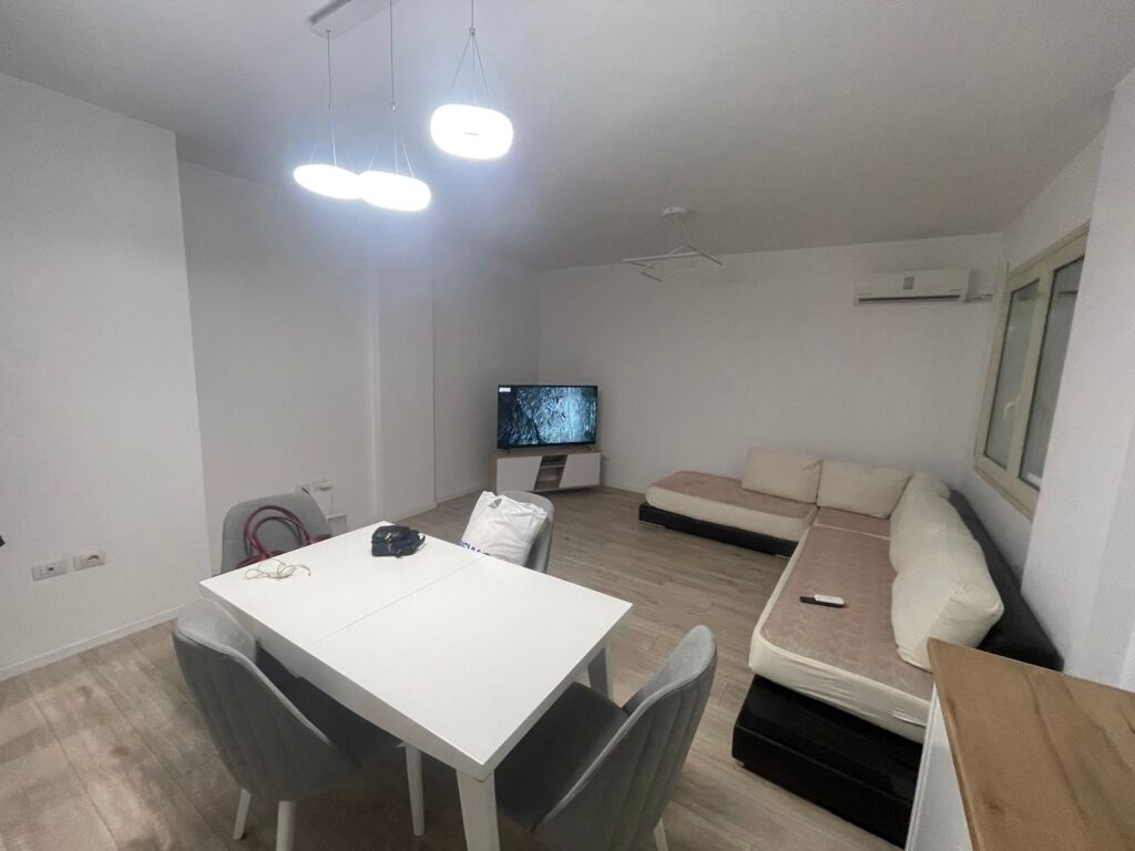 Jepet Apartament me Qera