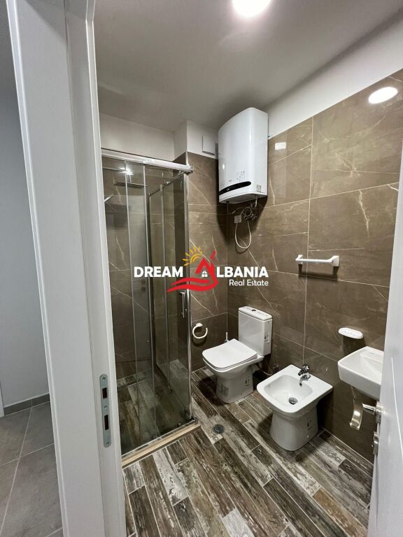 Apartament 1+1 me qera tek Liqeni i thate ne afersi te Radisson Hotel ne Tirane (ID 4211986)