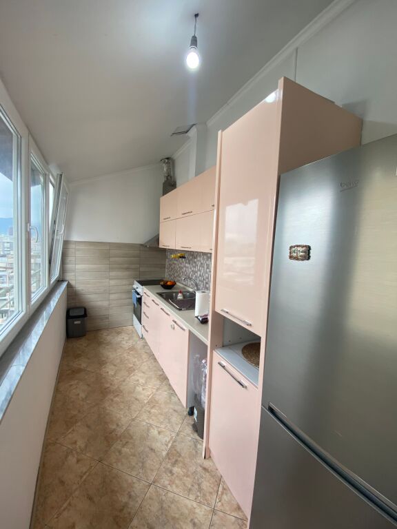 Super apartament 2+1+2, Hotel Queen, Komuna e Parisit