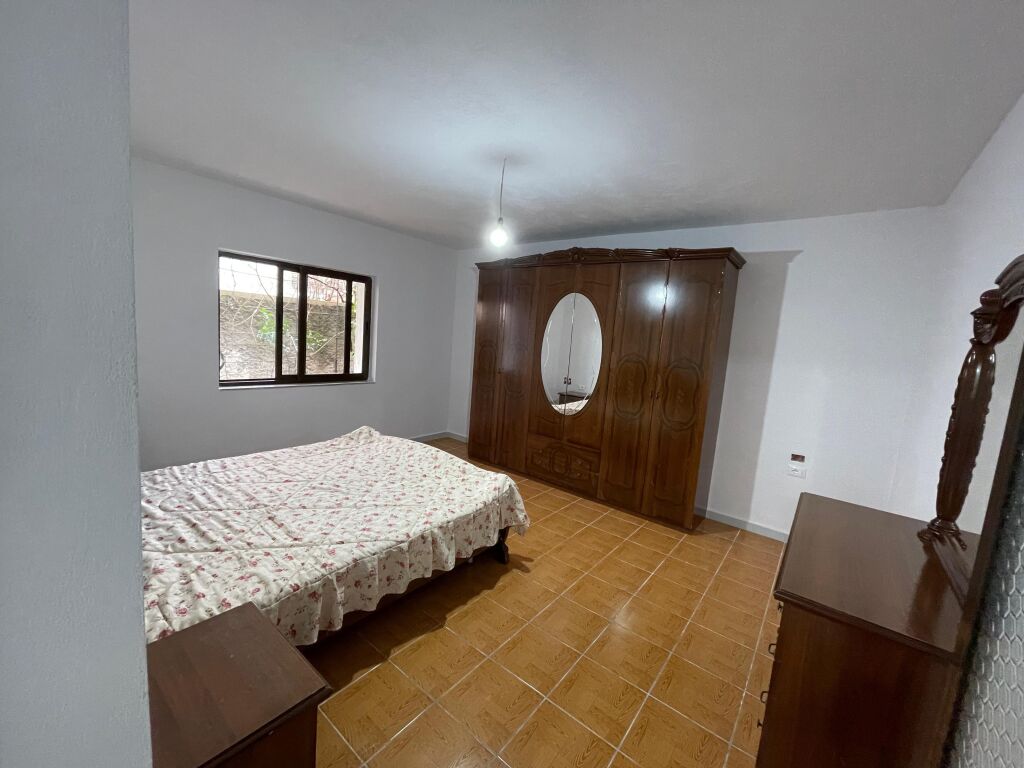 Casa privata 2+1 in affitto in affitto a Misto Mame