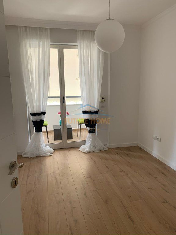 Shitet, Apartament 2+1+2, Univers City, Tirane