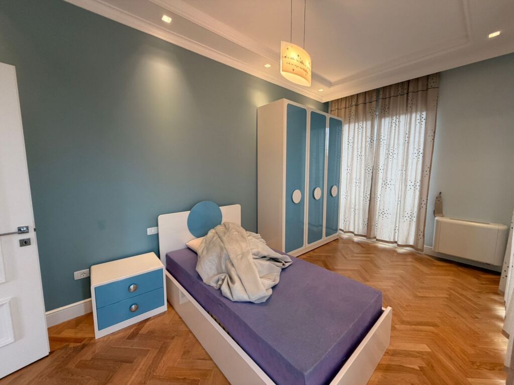 VILLA CON PISCINA IN AFFITTO AL LAGO ASCIUTTO !