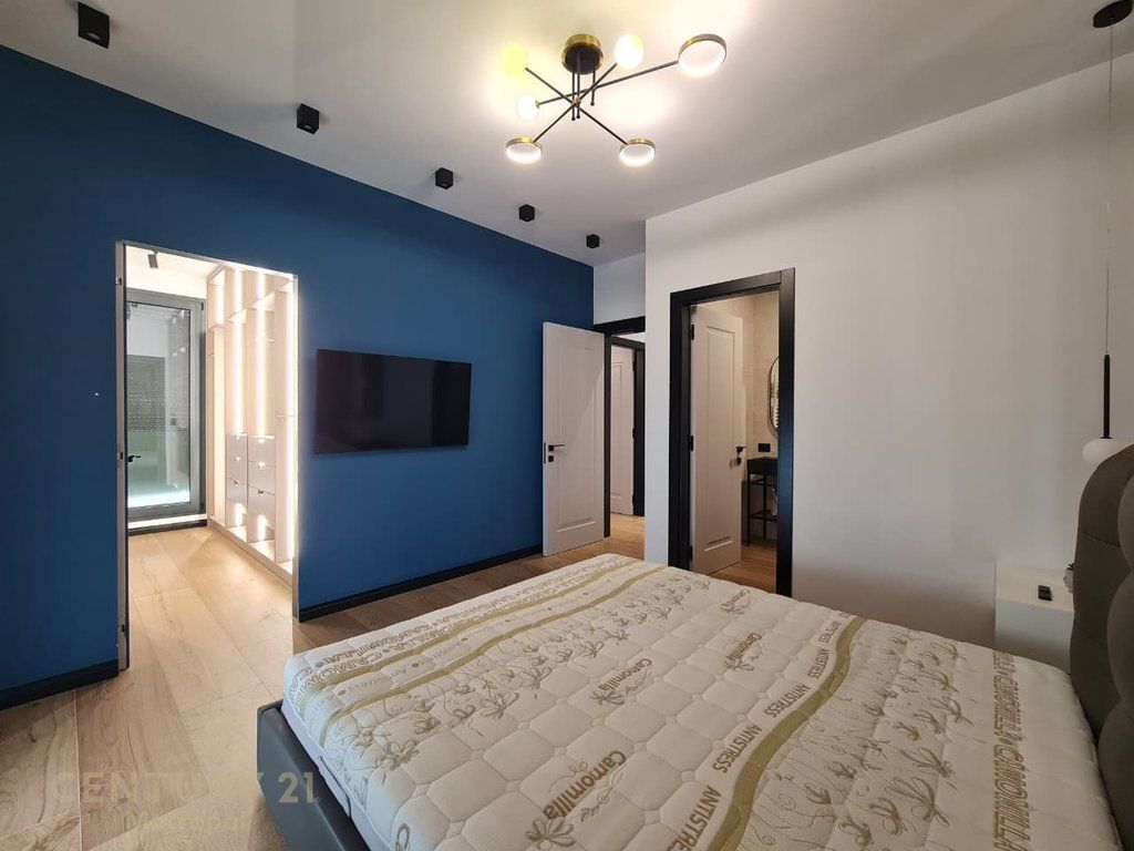 Ofrohet Apartament 3+1+2 për Qira me Verande, pranë Qendrës Tregtare TEG! 2,000 € /Muaj