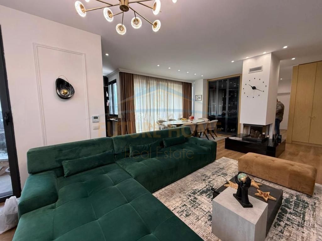 Shitet apartament 2+1+2+depo+2 Ballkone tek ASL prane Oxhakut!