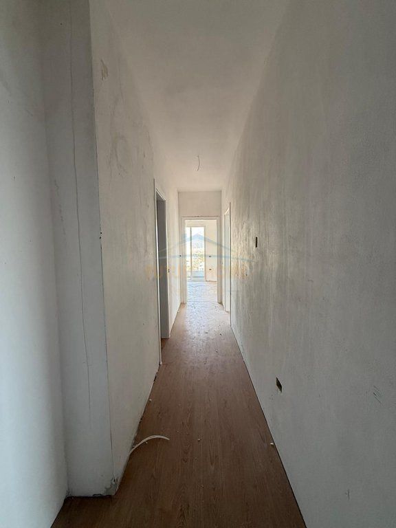 Shitet, Apartament 2+1+2, Univers City, Tirane