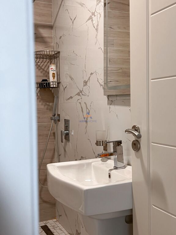 AFFITTASI APPARTAMENTO 1+1+BALCONE 5 MAGGIO 50.000 LEKE