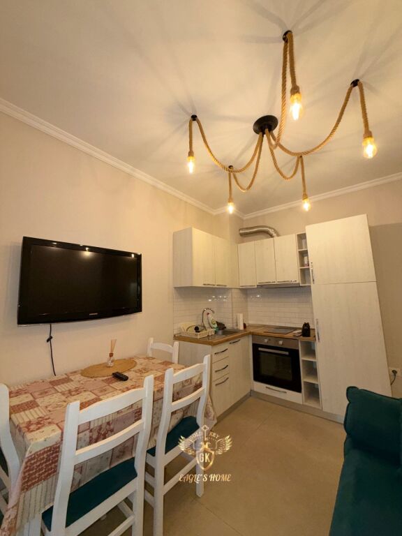 🏡 APARTAMENT ME QERA  • 1+1+Ballkon 💰 Çmimi: 350 € neto ✅ ☎️  📍 Lokacioni:Hotel Vivas Plazh,Durres