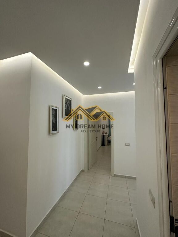 SHITET APARTAMENT 2+1 PLAZH DURRES