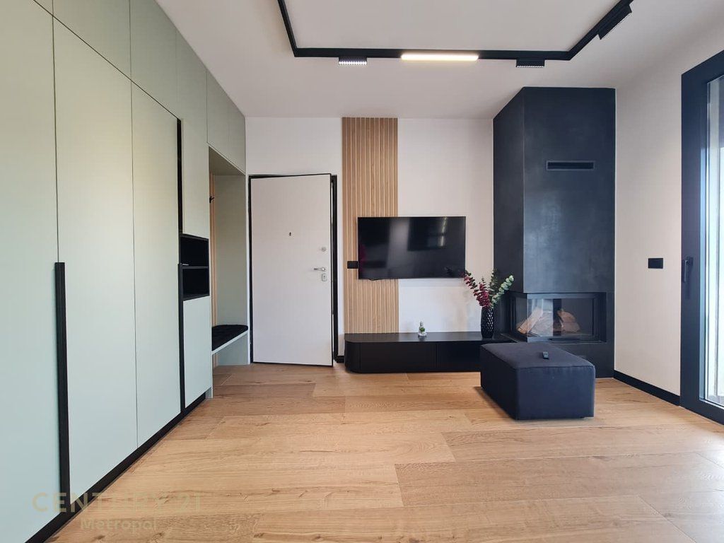 Ofrohet Apartament 3+1+2 për Qira me Verande, pranë Qendrës Tregtare TEG! 2,000 € /Muaj