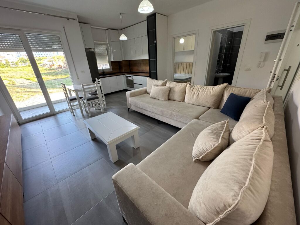 Apartment 1+1 for rent – Ali Demi, Darling Complex  • Location: Ali Demi, Darling Complex  • Typology: 1 bedroom + living room  • Floor: 3 • Price: 45,000 lek / month  The apartment is located in a quiet and family complex, with easy access to transport and various services.  For more information, contact