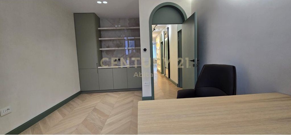 KLINIKË OSE ZYRË PËR QERA -- RESIDENCA ALTANA -- AMBIENT SUPER PREMIUM