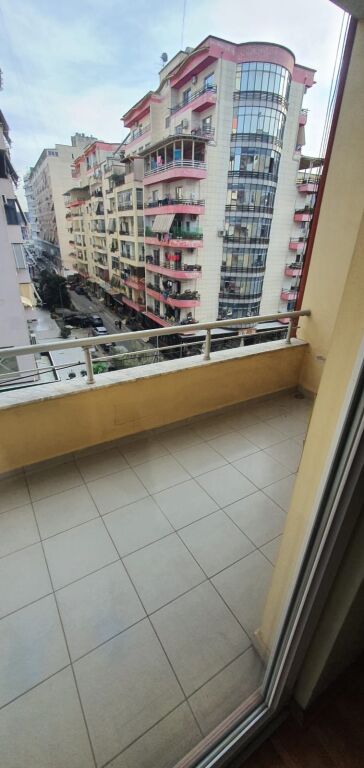 apartment for rent in Astir near the artist