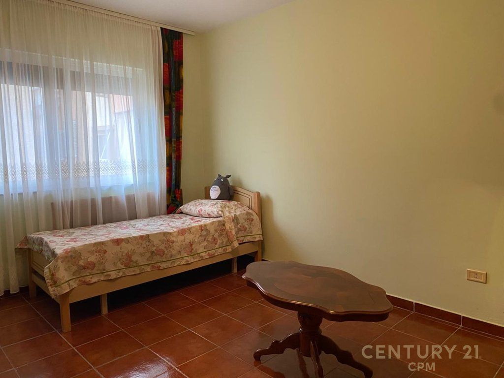 APARTAMENT 1+1 ME QIRA TEK KOMUNA E PARISIT