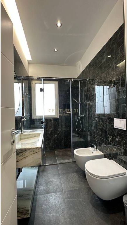 Apartment 2+1+2 for rent at Pazari i Ri, Tefta Tashko.
