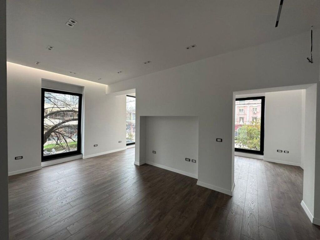 UFFICIO IN AFFITTO 76 M2 CENTRO 1.500 EURO