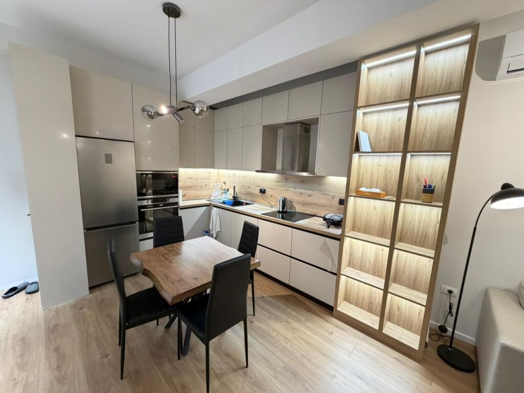 📣 Jepet me qira Apartament 1+1  📍 Kompleksi Kaimi, Ali Demi💶 Çmimi: 45.000 lekë / muaj