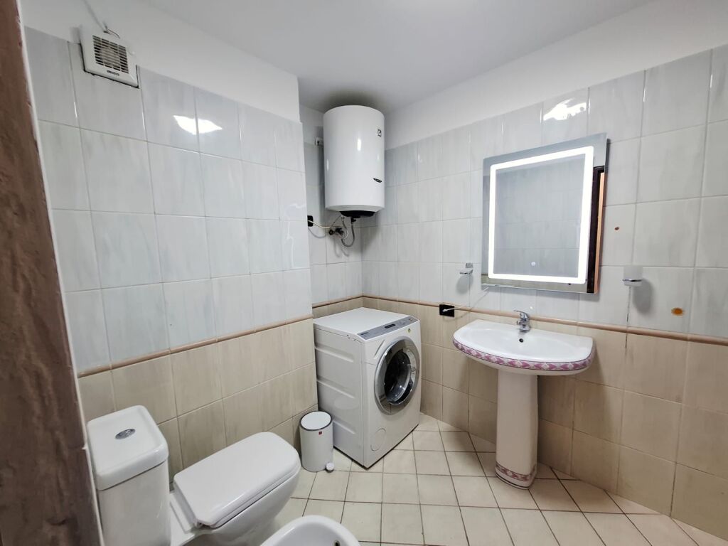 2+1, arredato in via Him Kolli Myslym Shyri, 600 euro