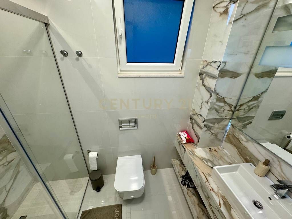 Apartment 3+1+2+Parking Space for sale at Dry Lake