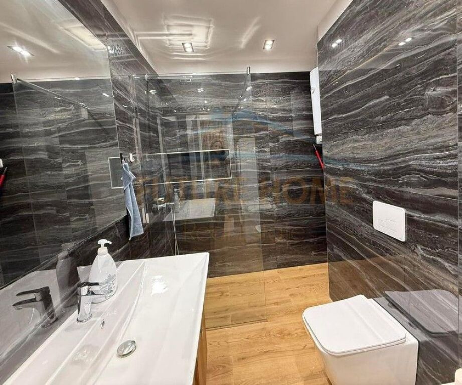 Qera, Apartament 2+1+2, 21 Dhjetori, Tirane