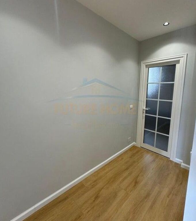 For sale, Apartment 3+1+2+ parking space, Fresku, Tirana.