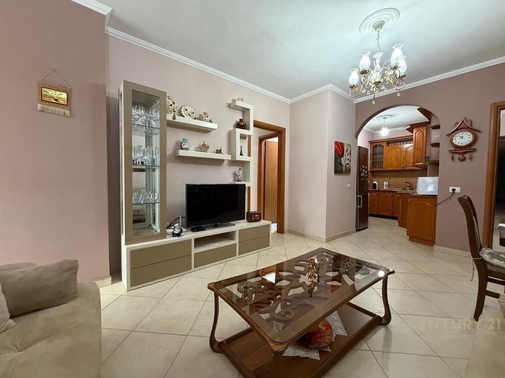 Appartamento 2+1+2 in affitto – Yzberisht (dietro Big Market)