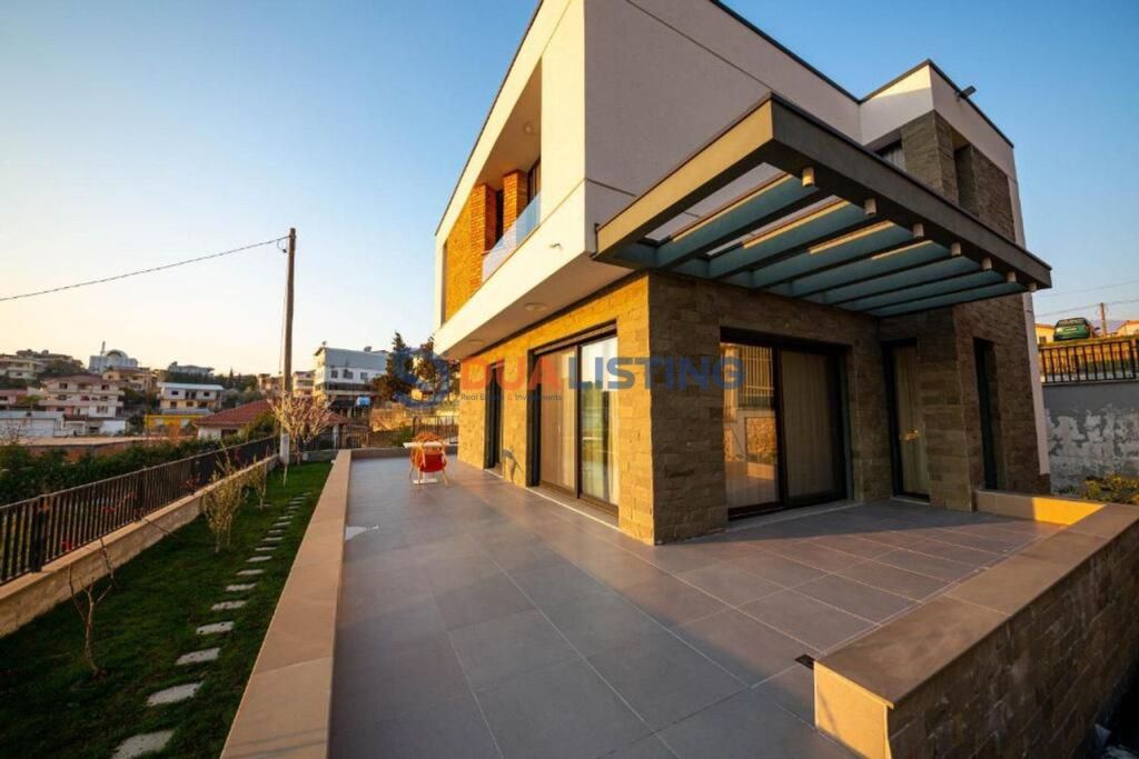 VILLA MODERNA, INDIVIDUALE IN AFFITTO A SAUK  