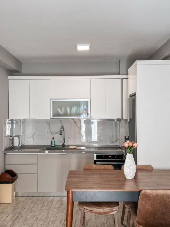 APPARTAMENTO IN AFFITTO * 1+1+BALCONE 5 MAGGIO 50.000 LEKE