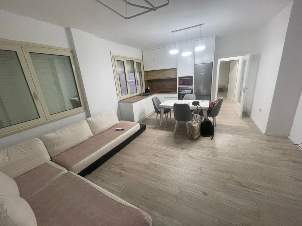 Jepet Apartament me Qera