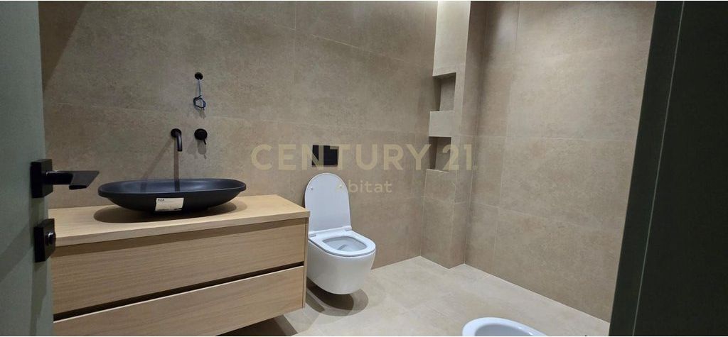 KLINIKË OSE ZYRË PËR QERA -- RESIDENCA ALTANA -- AMBIENT SUPER PREMIUM