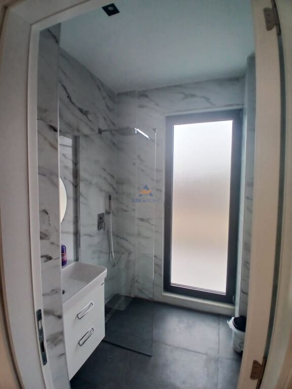 JEPET ME QIRA APARTAMENT 2+1+BALLKON RRUGA SIRI KODRA 80.000 LEKE