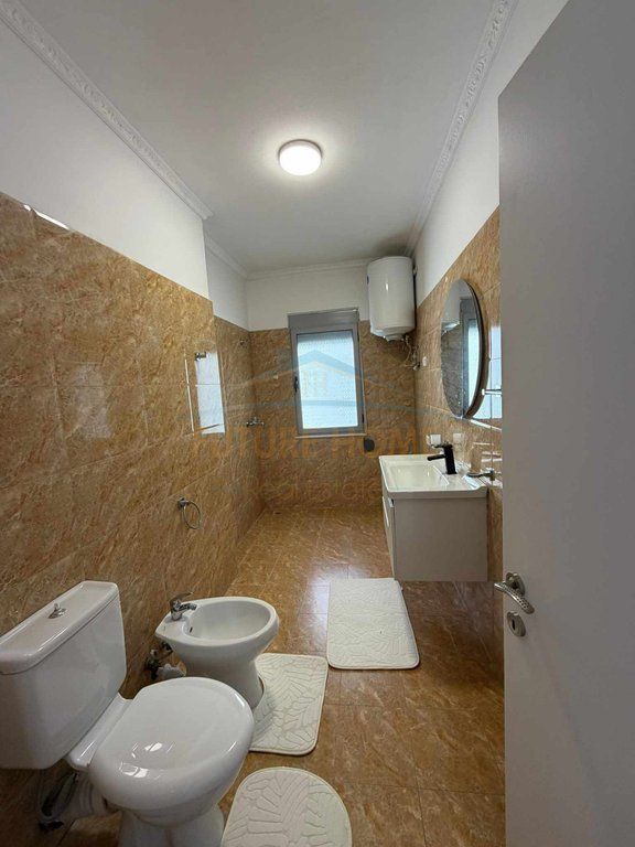 Shitet , Apartament 2+1+2 Unaza e Re, Tirane