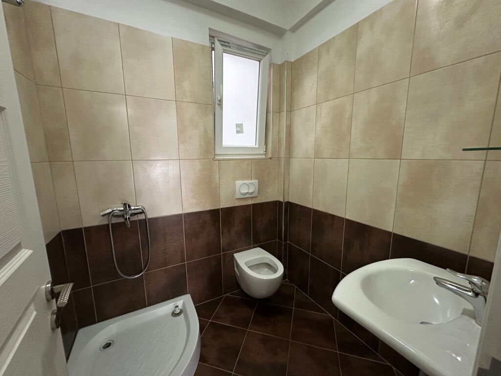 Apartment 2+1+2 , 5 May