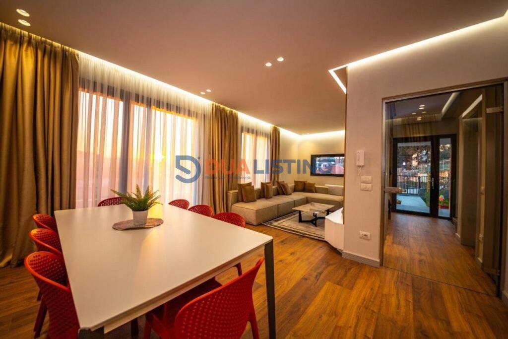VILLA MODERNA, INDIVIDUALE IN AFFITTO A SAUK  