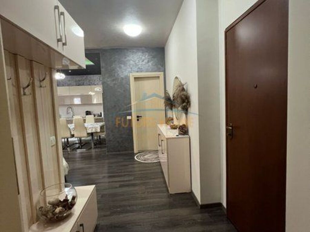 Shitet, Apartament 2+1+2, Bulevardi Gjergj Fishta, Tiranë.