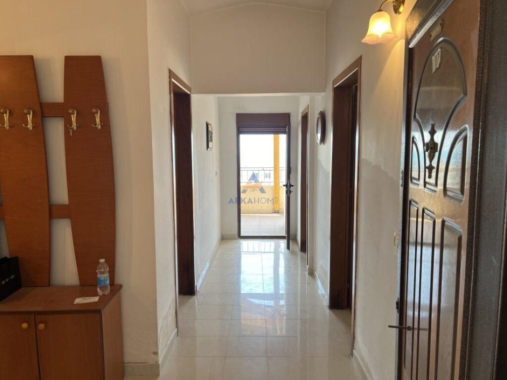 OKAZION!!! SHITET APARTAMENT 2+1+1 + VERANDË ME PAMJE NGA DETI PLAZH HEKURRUDHA – DURRËS 124000 €